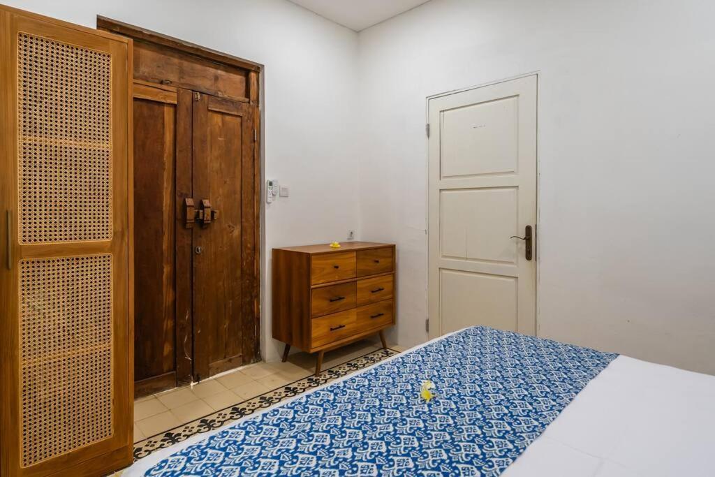 Private 5 Bedroom Spacious Close To