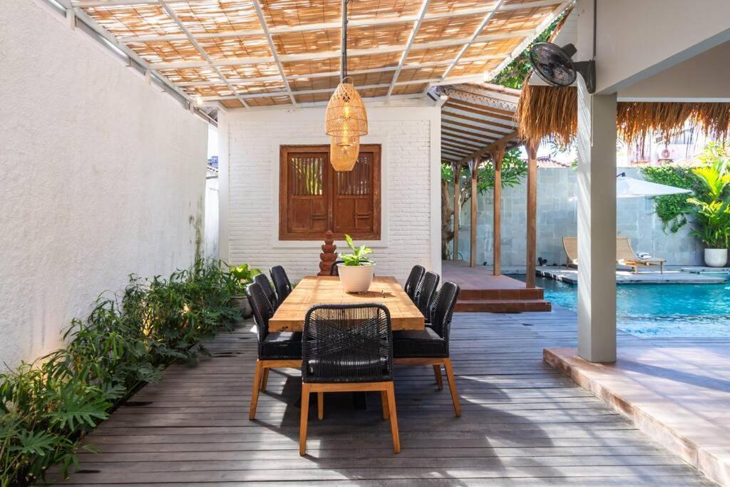 Private 5 Bedroom Spacious Close To Villa