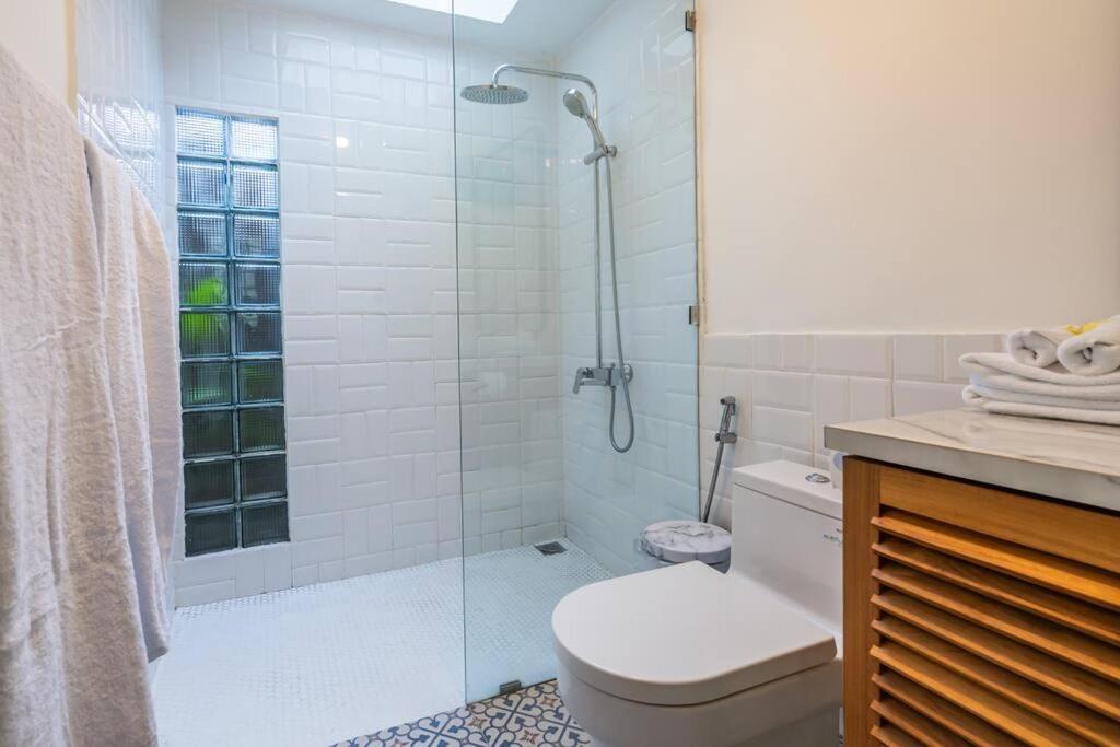 Villa Private 5 Bedroom Spacious Close To *