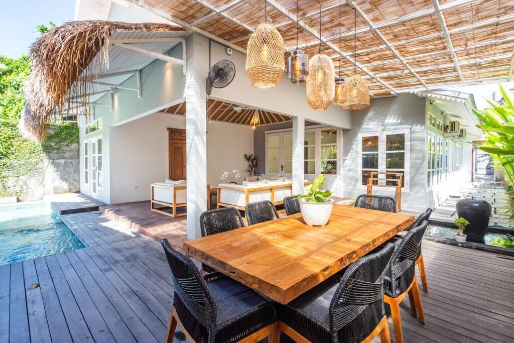 Private 5 Bedroom Spacious Close To Villa Sanur